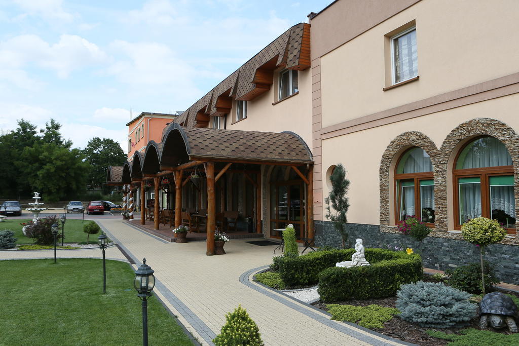 מלון צ'סטוצ'ובה Zlote Arkady מראה חיצוני תמונה