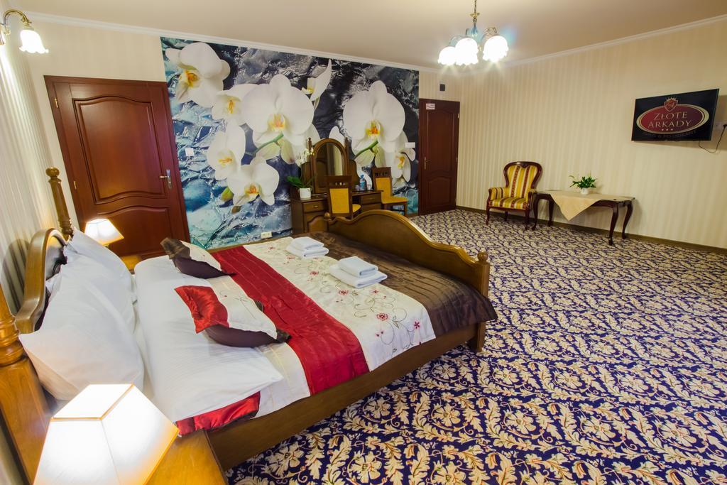 מלון צ'סטוצ'ובה Zlote Arkady מראה חיצוני תמונה